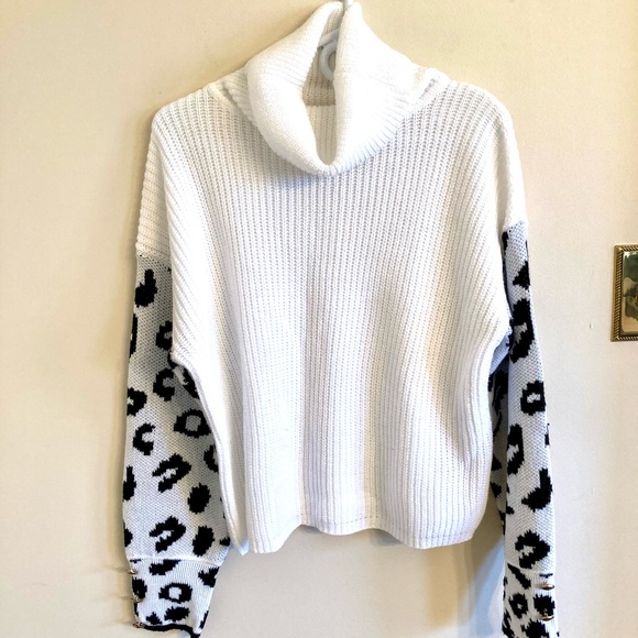 SHEIN Sweaters - SHEIN Sweater